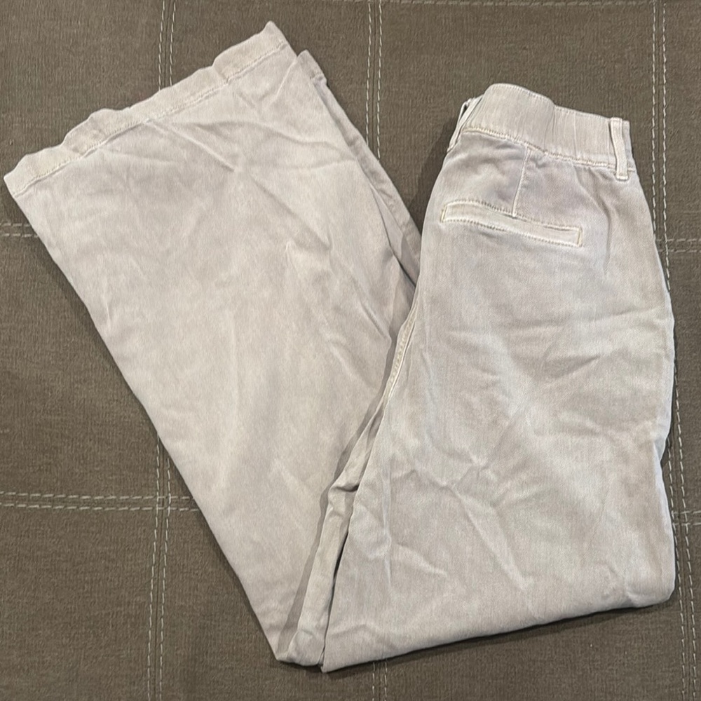 American Eagle Outfitters Khaki Pants Relaxed Fit